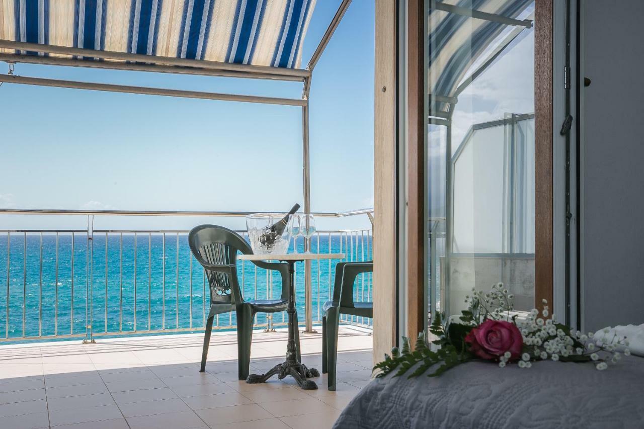 Hotel La Perla Villammare Exteriér fotografie