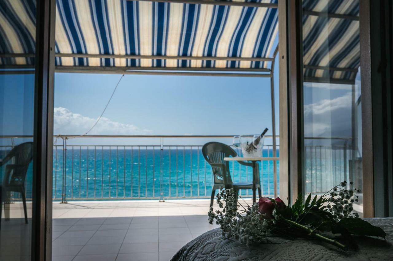 Hotel La Perla Villammare Exteriér fotografie