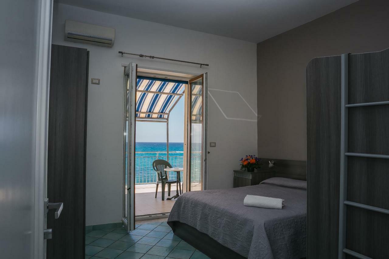 Hotel La Perla Villammare Exteriér fotografie